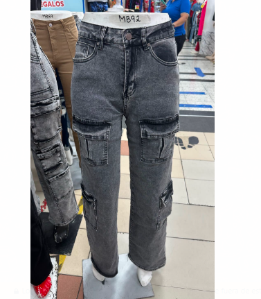 pantalon cargo plomo