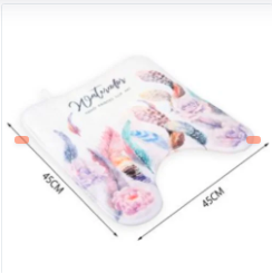 ALFOMBRILLA DE BAÑO ESTAMPADA DE PLUMAS