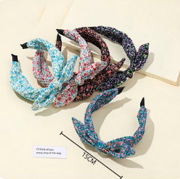 hebilla pequeña con cabeza de conejo floral