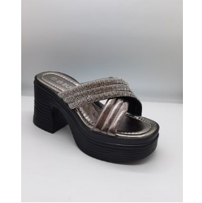 24 sandalias nuevas