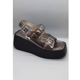 24 sandalias nuevas