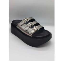 24 sandalias nuevas