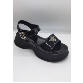 24 sandalias nuevas