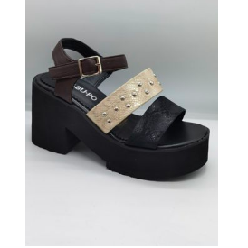 24 sandalias nuevas